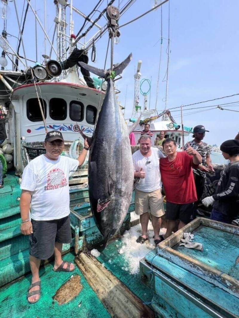 Leo Seewald (second from right) and his Taiwanese fishermen friends. Photo courtesy of Seewald July 20, 2025