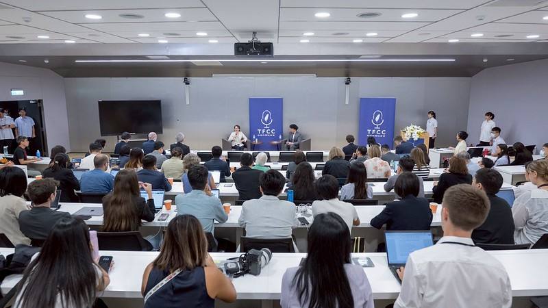 副總統回應媒體針對國安議題、兩岸關係、臺美關係、國防、外交、全社會韌性、供應鏈安全等議題提問