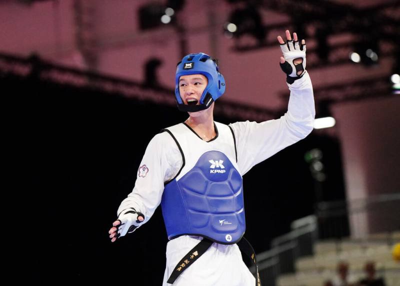 台灣跆拳道好手洪俊義（圖）參加德國萊茵魯爾世界大學運動會，20日在男子80公斤級金牌戰以1比2不敵韓國選手徐健旴，為台灣進帳1面銀牌。（大專體總提供）