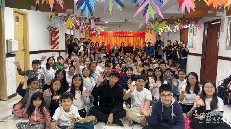 出席來賓與全校師生