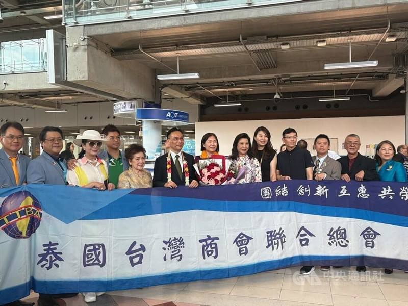 Taiwan's new representative to Thailand, Peter Sha-li Lan (sixth left), arrives in Bangkok. CNA photo July 20, 2025
