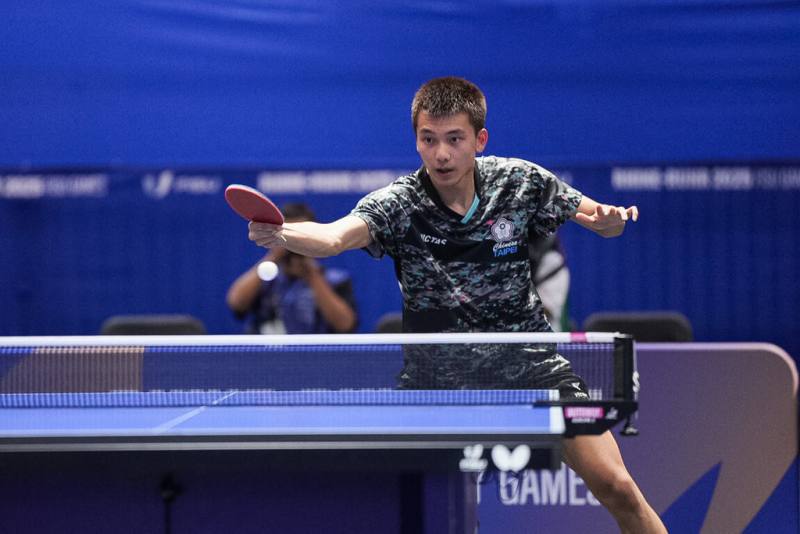 德國世界大學運動會20日進行的桌球男子團體決賽，台灣好手黃彥誠拿下第3點勝利，幫助台灣取得聽牌優勢。（大專體總提供）