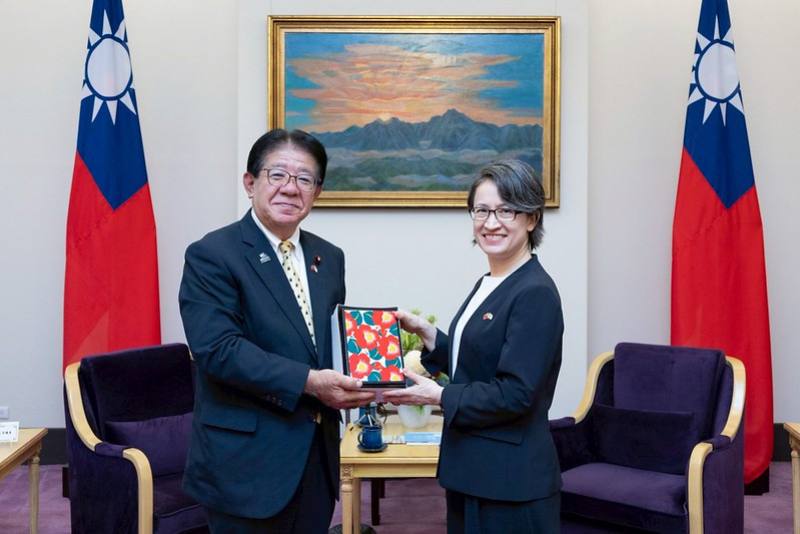 蕭美琴副總統22日上午接見日本前總務大臣金子恭之眾議員乙行