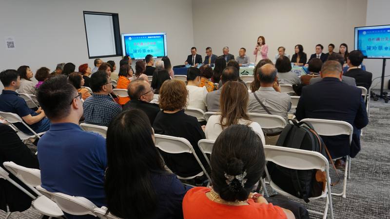 洛杉磯台美商會19日舉行「動盪中穩步前行」論壇，會計、法律及產業人士針對川普政府關稅政策提出見解