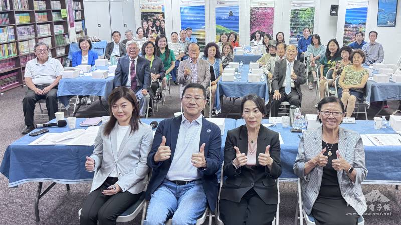 橙縣暨聖地牙哥僑務會議先期座談現場來賓相見歡