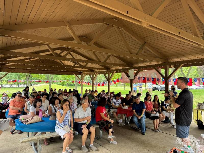 Westland市長Kelvin Coleman到現場和臺美人商會社區同樂