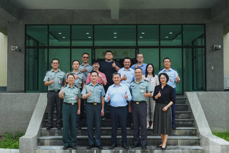立法院外交及國防委員會王定宇委員一行考察軍備局第205廠