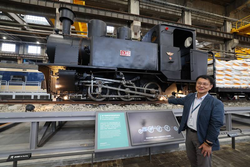 國家鐵道博物館將正式啟動第1階段開放，鐵博館籌備處主任鄭銘彰（圖）說，柴電工場是花費非常多時間呈現的區域，在維持古蹟原貌狀況下，展示物品是重達30噸、40噸的車輛，移動、陳設都需經過縝密規劃