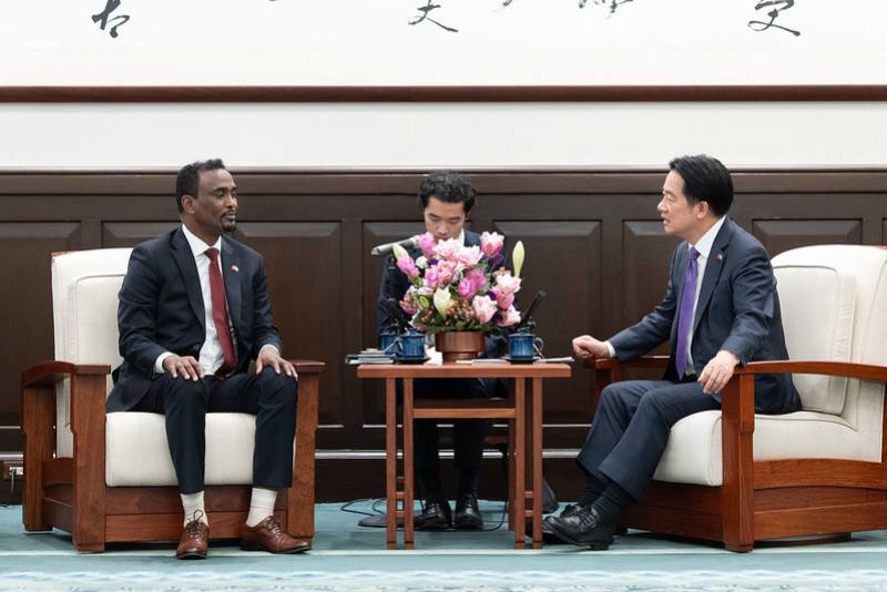 President Lai exchanges views with Republic of Somaliland Minister of Foreign Affairs and International Cooperation Abdirahman Dahir Adam.