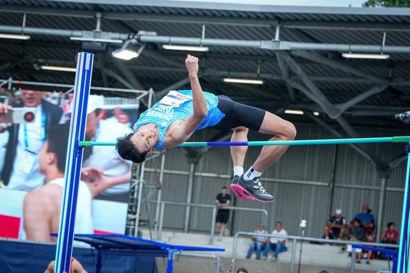 Fu Chao-hsuan competes in the high jump at the event in Germany on Thursday. Photo courtesy of the Chinese Taipei University Sports Federation.