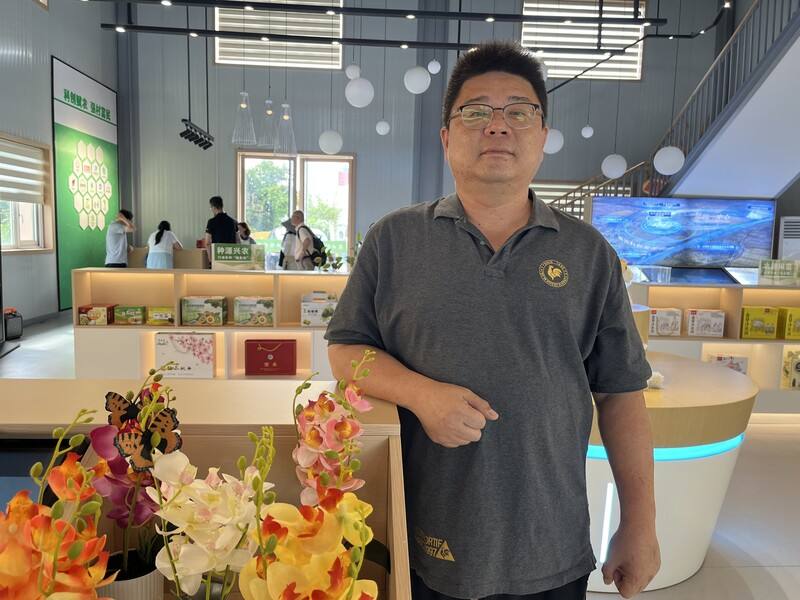 台商、上海耕旺園藝總經理吳宗哲主營蝴蝶蘭生產、銷售，其於上海崇明島新開設蝴蝶蘭生產基地，將於2025年底完工