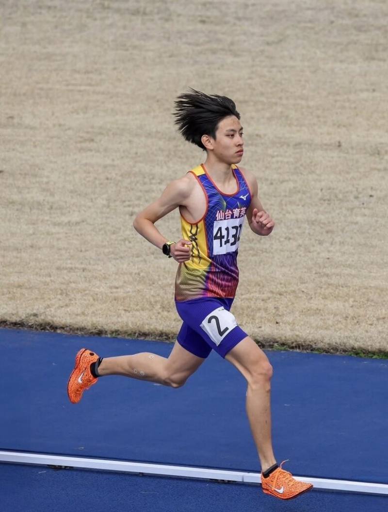 18歲旅日田徑好手簡子傑（圖）25日在全日本高校綜合體育大會1500公尺項目，跑出3分45秒26成績，打破高懸42年的台灣全國紀錄。（簡招旺提供）