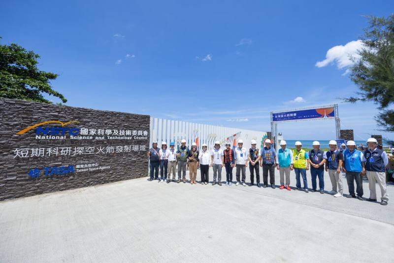 旭海科研火箭發射場域新建組裝廠，提供研發團隊遮風避雨整備環境，27日正式啟用，有多名產學研等單位出席，見證台灣邁向自主發射重要里程碑