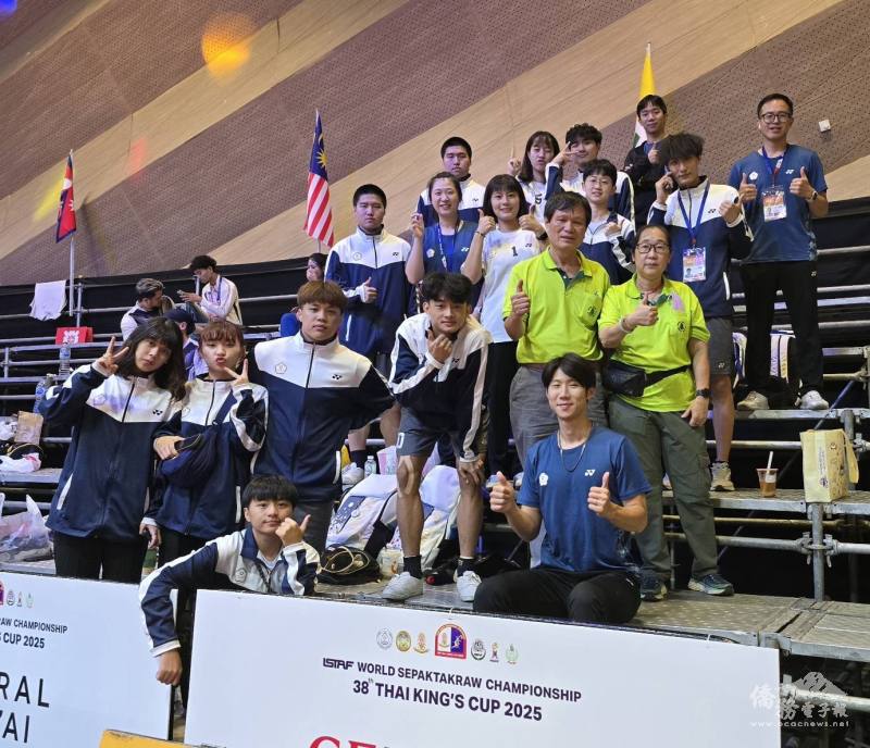 泰南台商會長丘應華及鄉親到現場為臺灣隊加油