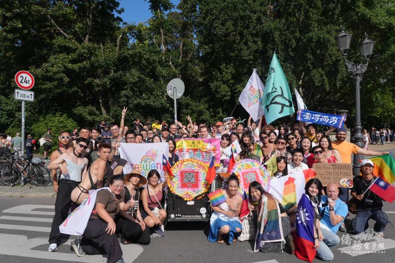 臺灣隊於蒂爾公園合影