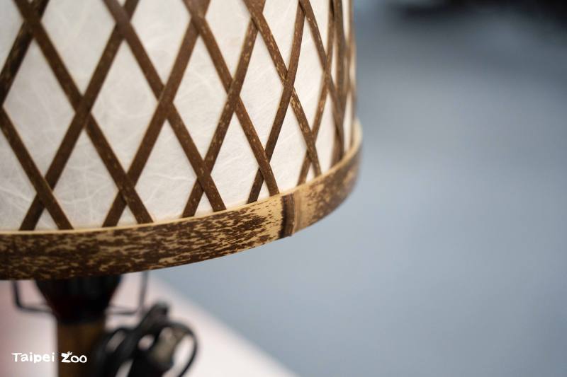 Noichi Zoo gifted a handcrafted bamboo lantern made from striped bamboo grown in Kōchi Prefecture and traditional Tosa washi paper
