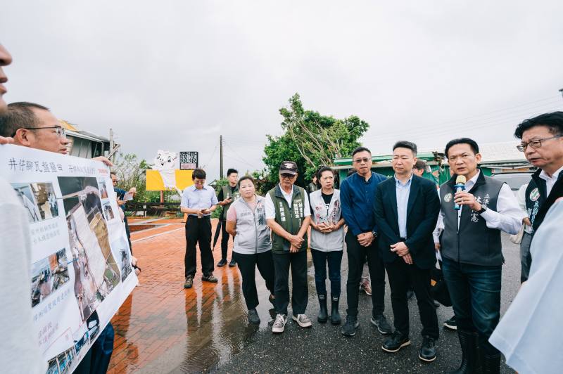 交委會視察井仔腳鹽田