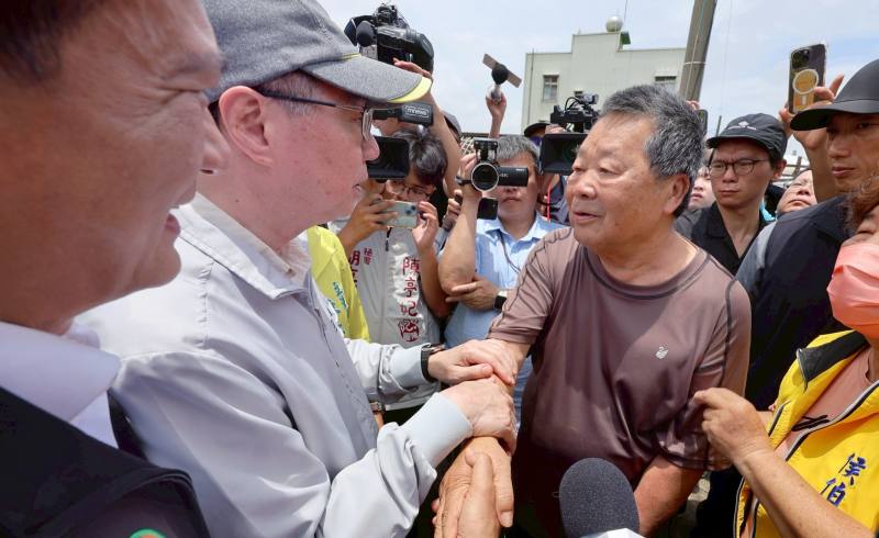 卓院長關心災民