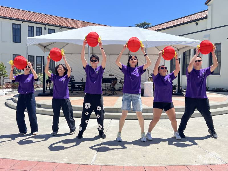 搭僑青年於華運小舞臺帶來「僑見創藝」文化表演