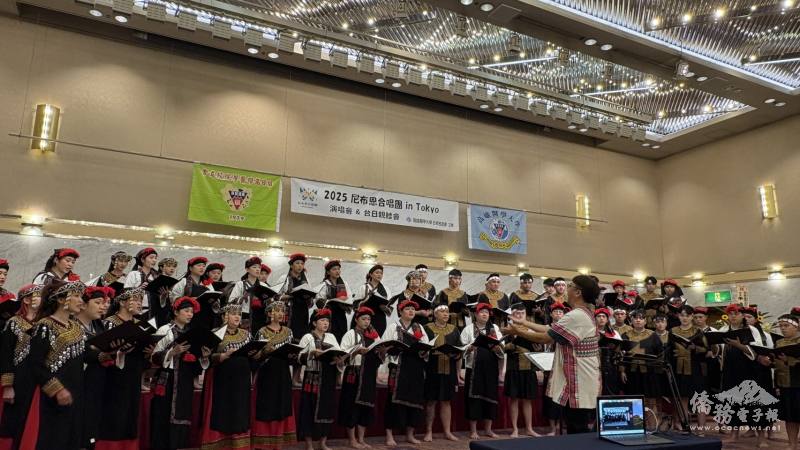 尼布恩合唱團精彩演出