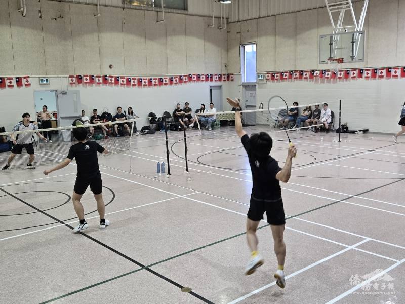 「夏季羽球友誼賽」冠亞軍爭奪賽情形