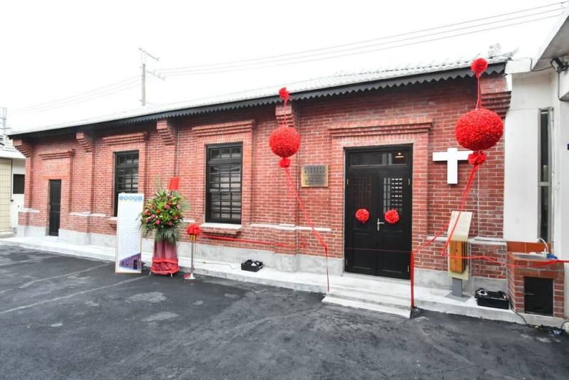 彰化縣歷史建築埔心羅厝天主堂原教室（文物館）修復完工，29日舉行竣工啟用典禮，將重新開放民眾參觀。（彰化縣政府提供）