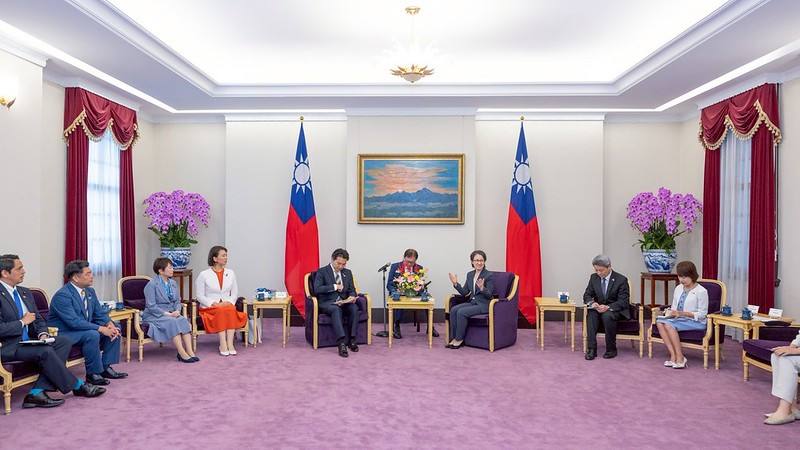 副總統接見「日本國民民主黨青年局」訪問團，並相互交流