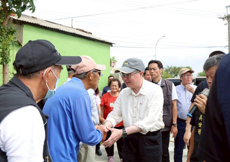 卓院長關心民宅淹水情形