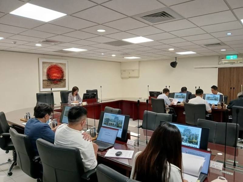 台灣高等檢察署陸續召開多場防詐研商與協調會議，28日最新一場會議邀集經濟部及4大超商，並將建置檢警「超商條（代）碼與物流資料查詢單一窗口」，建構防堵詐騙的3道防線。（高檢署提供）