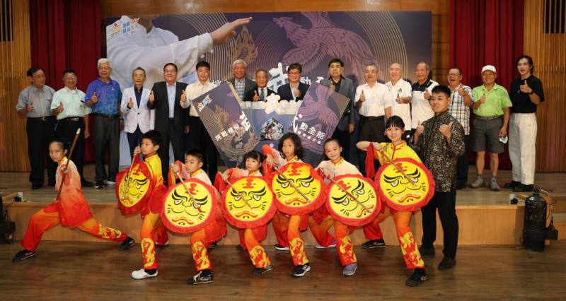 2025武動全能體育嘉年華9月20日將在新北市板橋第一運動場舉行，中華民國體育運動總會會長葉政彥（後左8）29日出席活動記者會，鼓勵全民養成規律運動習慣。（中華民國體育運動總會提供）
