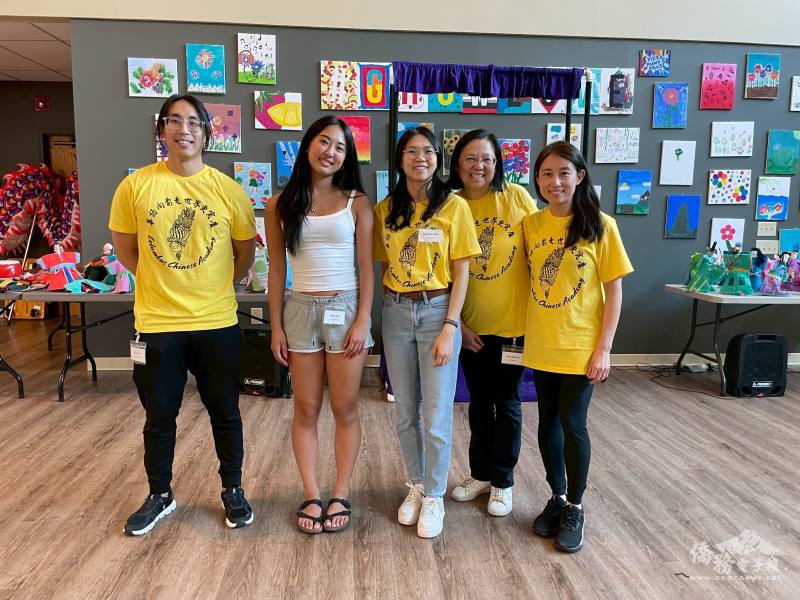 夏令營教師團隊，由左至右為Brian高聖恆、Stacie蔡、Amanda謝、戴桂芳和哥倫布中文學校校長林孜蓉