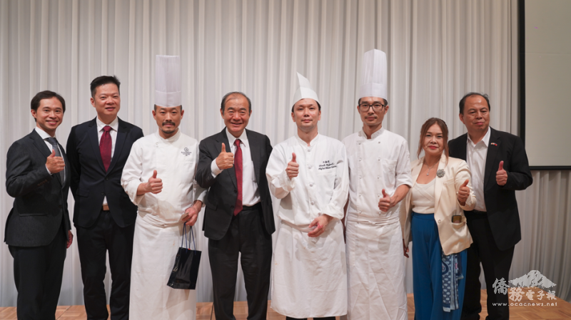 僑領與主廚們合影留念