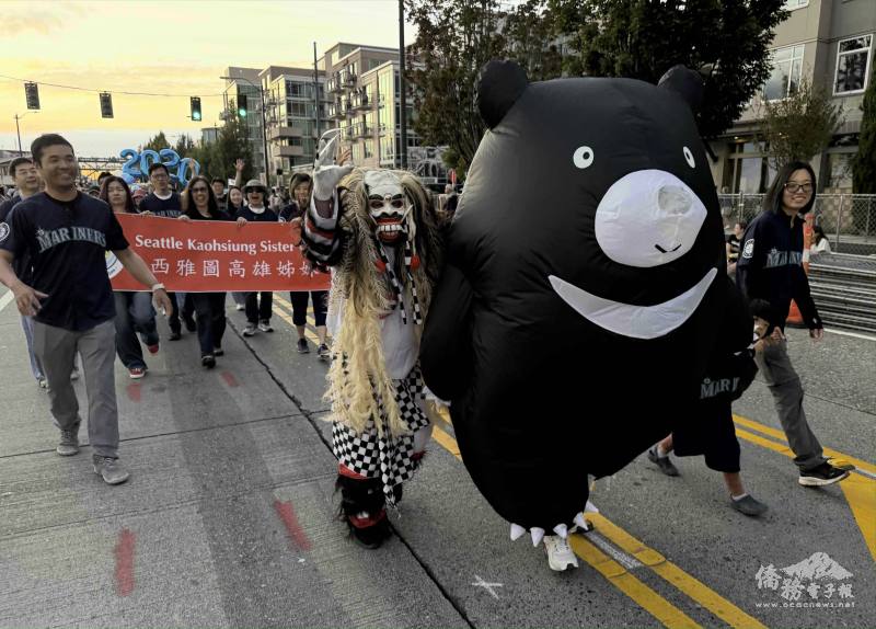 臺灣黑熊造型人偶擔綱文化交流要角