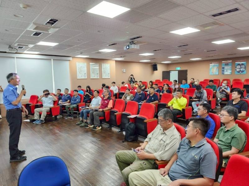 行政院已於114年7月30日正式成立「行政院114 年 7 月颱風豪雨雲嘉南災後復原前進指揮所」