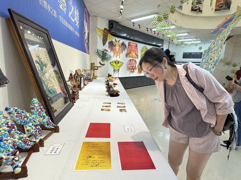今年雲林無形文化資產保存者特展以「傳形不息」為主題，21位無形文化資產保存者與保存團體共同參與，展出近80件精品涵蓋16項工藝類別，即日起至13日在雲林縣文化觀光處展覽館展出