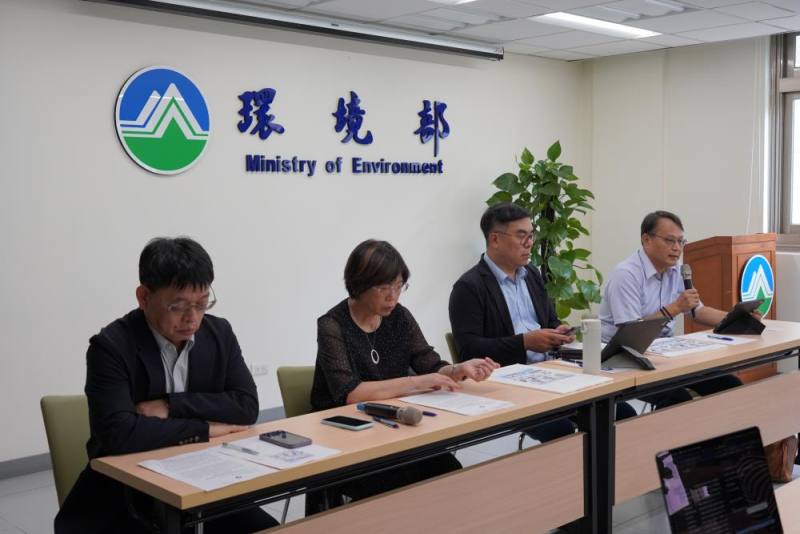 彭部長率業務團隊進行說明