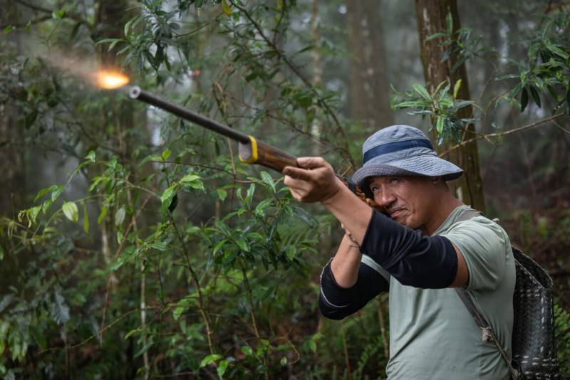 中華文化總會1日推出「匠人魂」系列新影片，以擔任「外來種獵人」的全志祥（圖）為主角，引領觀眾看見生態守護者的日常工作。（文總提供）