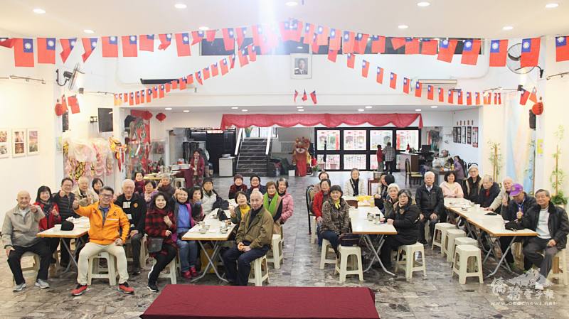 阿根廷臺灣僑民聯合會講座與會者合影