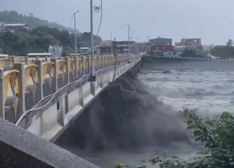 The Sandimen Bridge in Pingtung County. Photo courtesy of the local police Aug. 3, 2025