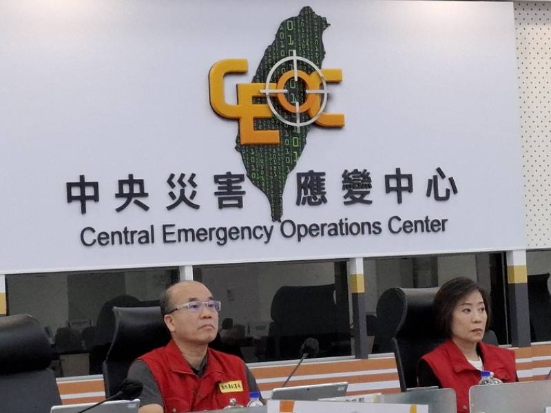 經濟部次長江文若主持0728豪雨中央災害應變中心第十五次工作會報暨情資研判會議會議