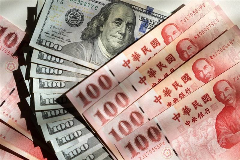 金融三業今年上半年共賺新台幣3781.16億元。（中央社檔案照片）