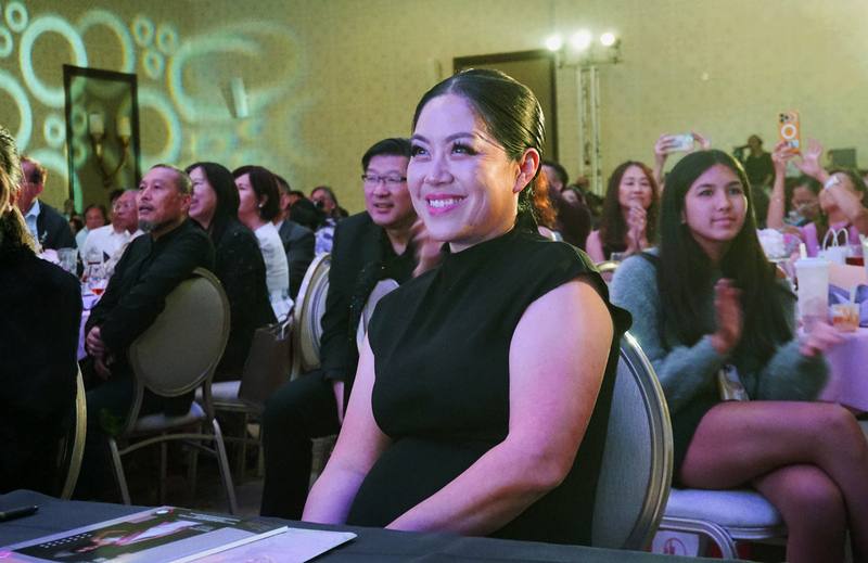 洛杉磯郡高等法院台裔法官黃海倫（Helen Huang Yang）當地時間8月2日擔任台美小姐選美活動評審。她25年前是第一代的台美小姐皇后。