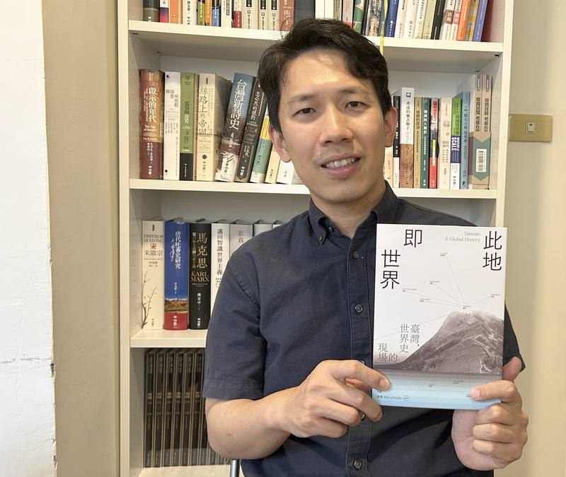 成軍11年的網路新媒體「故事」，近期成立實體出版社「有理文化」，創辦人涂豐恩表示，一開始對經銷商體系、通路成本都很陌生，直到近年才逐漸熟悉；但紙本書仍有網路無法取代的特性，盼透過出版讓歷史內容傳遞得更深遠。