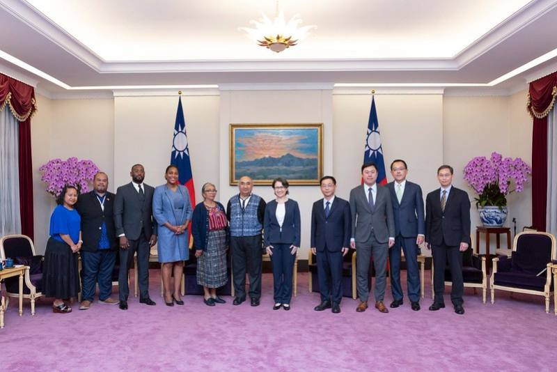 副總統與「友邦駐日內瓦聯合國暨其他國際組織常任代表團」合影