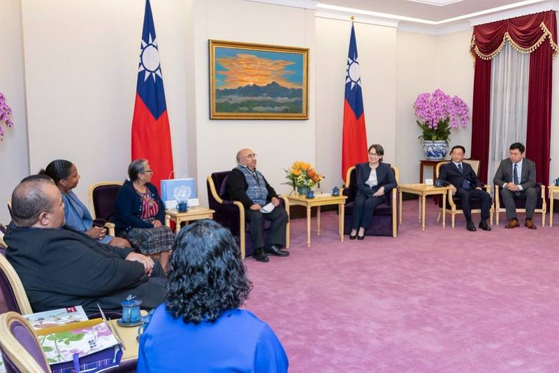 副總統接見「友邦駐日內瓦聯合國暨其他國際組織常任代表團」，並相互交流