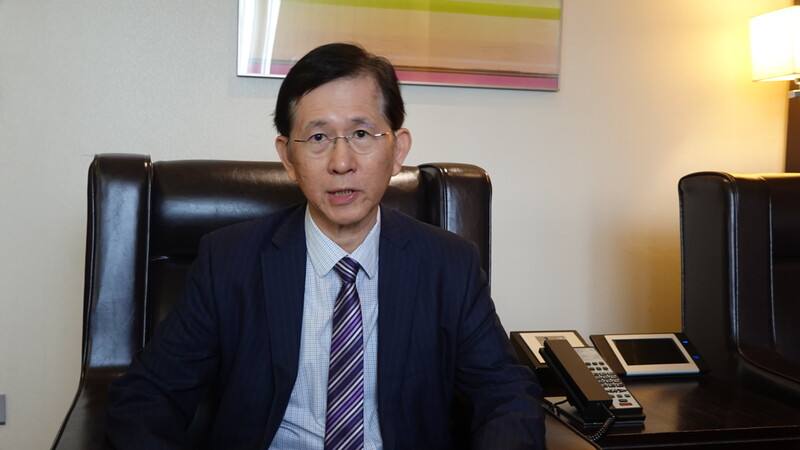 數位發展部長黃彥男赴韓國仁川出席「APEC數位與人工智慧部長會議」，6日接受中央社訪問，分享會議成果。