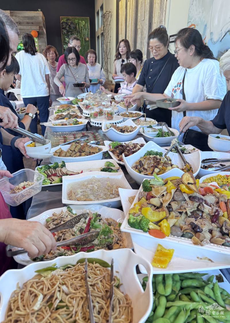 大公園臺灣同鄉會舉辦色香味俱全的蔬食挑戰成果展