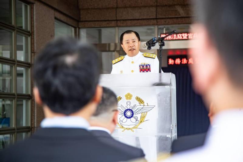 黃常次勉勵軍法人員，秉持嚴謹態度與專業素養，審慎處理案件。(軍聞社記者王茗生攝）