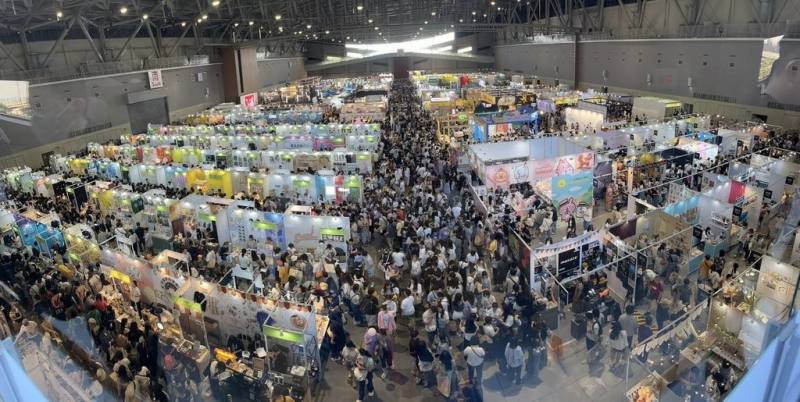 2024台灣文化創意博覽會首次移師台南舉辦，參觀人次及商機都創下佳機，圖為在文博會主展場大臺南會展中心的參觀人潮。（大臺南會展中心提供）