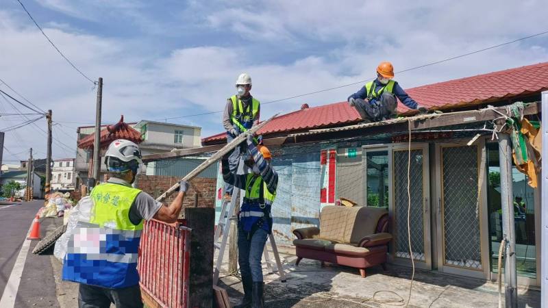 為加強工班量能，行政院雲嘉南災後復原前進指揮所協調教育部，動員成功大學、臺南大學、高雄醫學大學、中山大學與正修科技大學等五校，組成至少十組技術團隊，優先投入臺南後壁區的修繕與拆除工作。